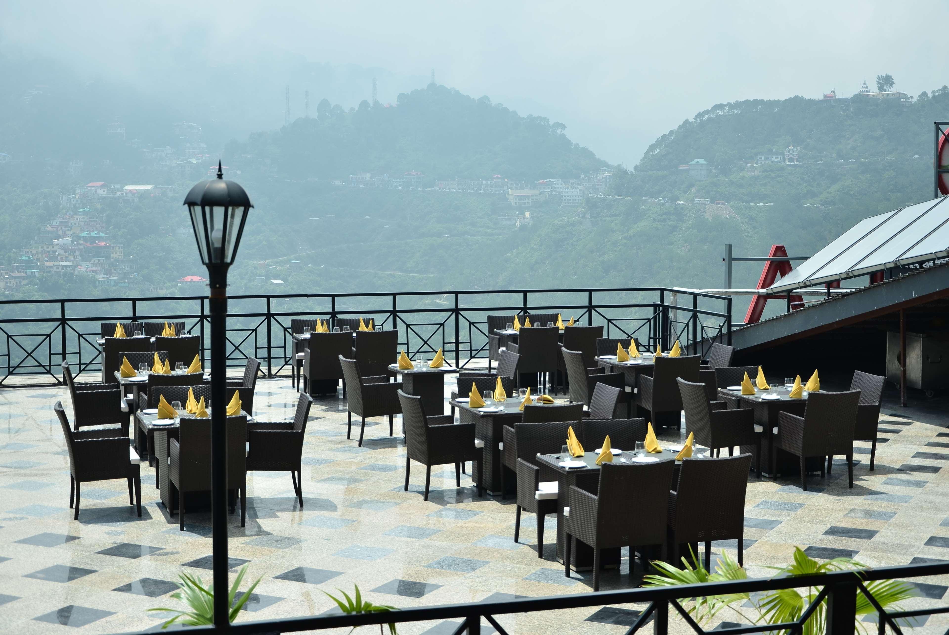 Hotel Ramada By Wyndham Kasauli Extérieur photo