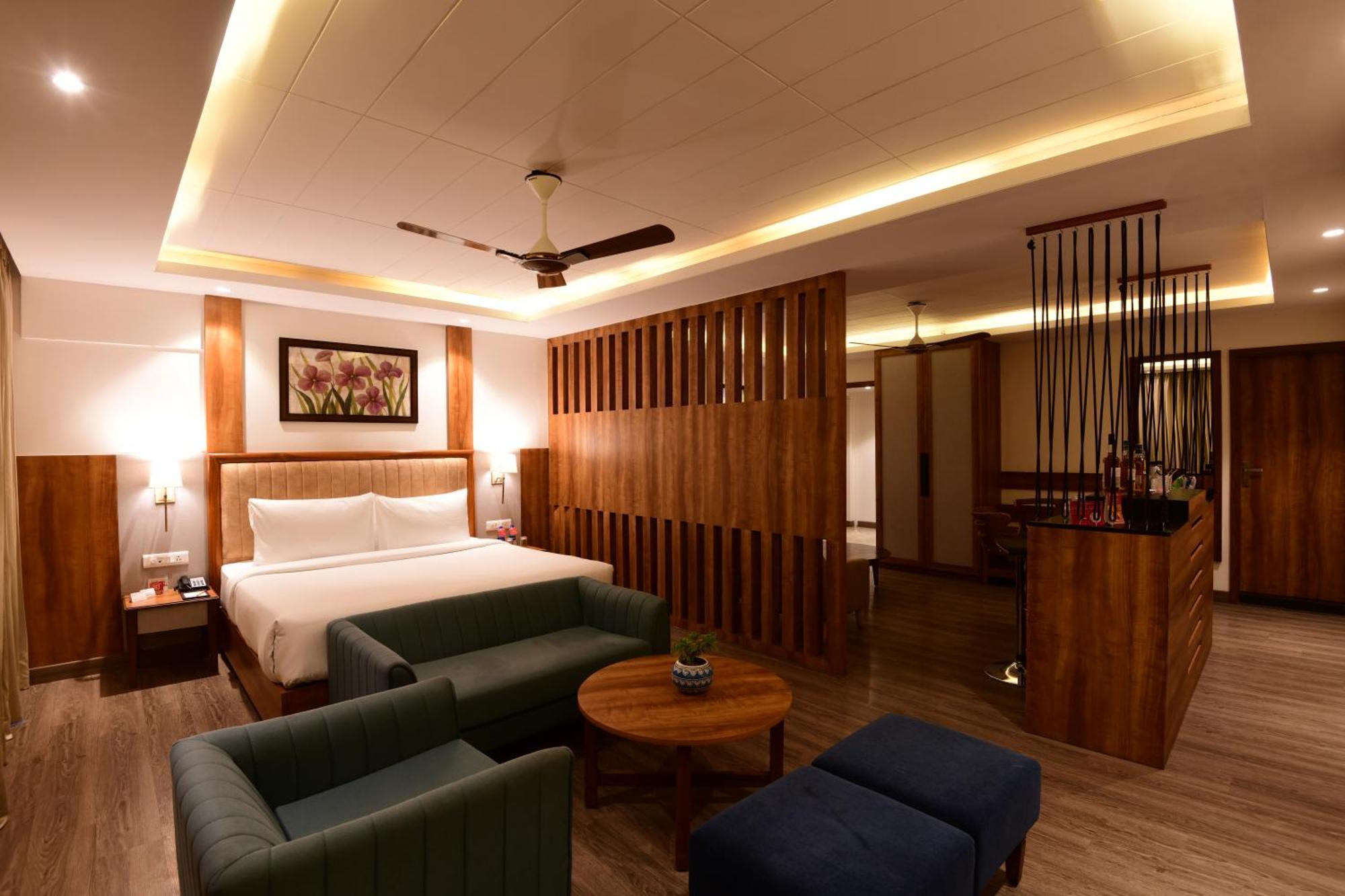 Hotel Ramada By Wyndham Kasauli Extérieur photo