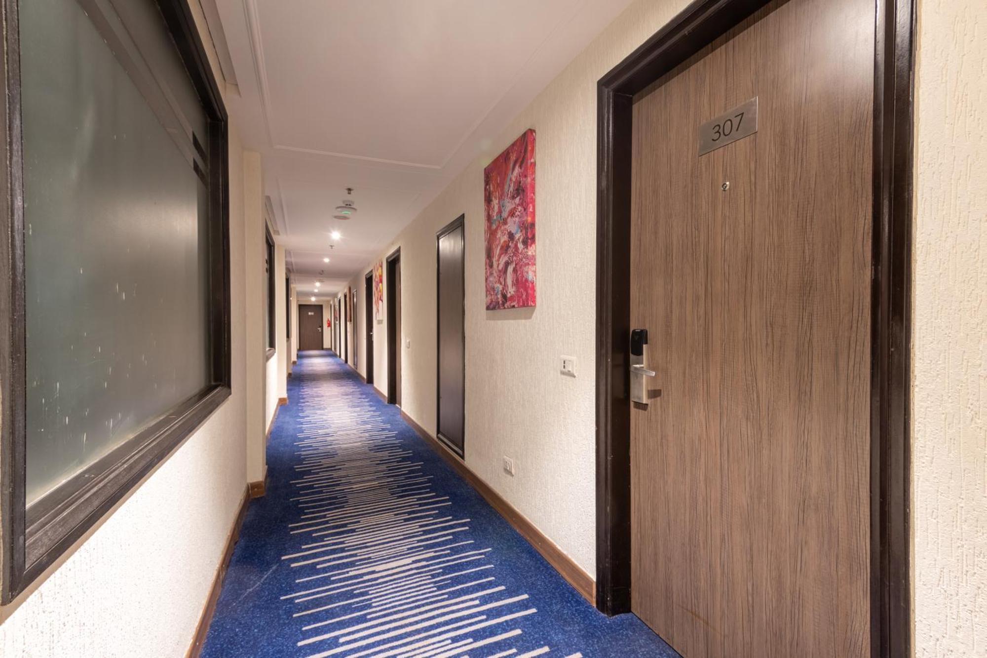 Hotel Ramada By Wyndham Kasauli Extérieur photo