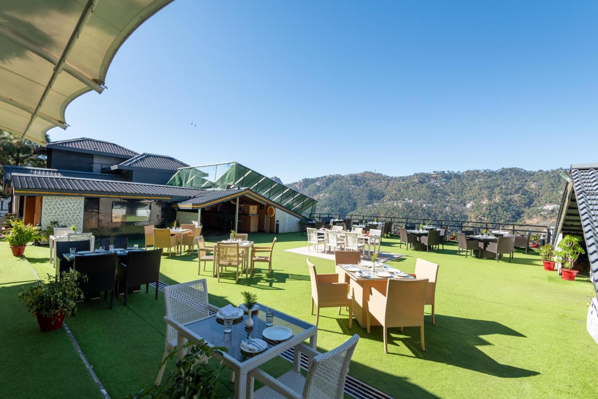 Hotel Ramada By Wyndham Kasauli Extérieur photo
