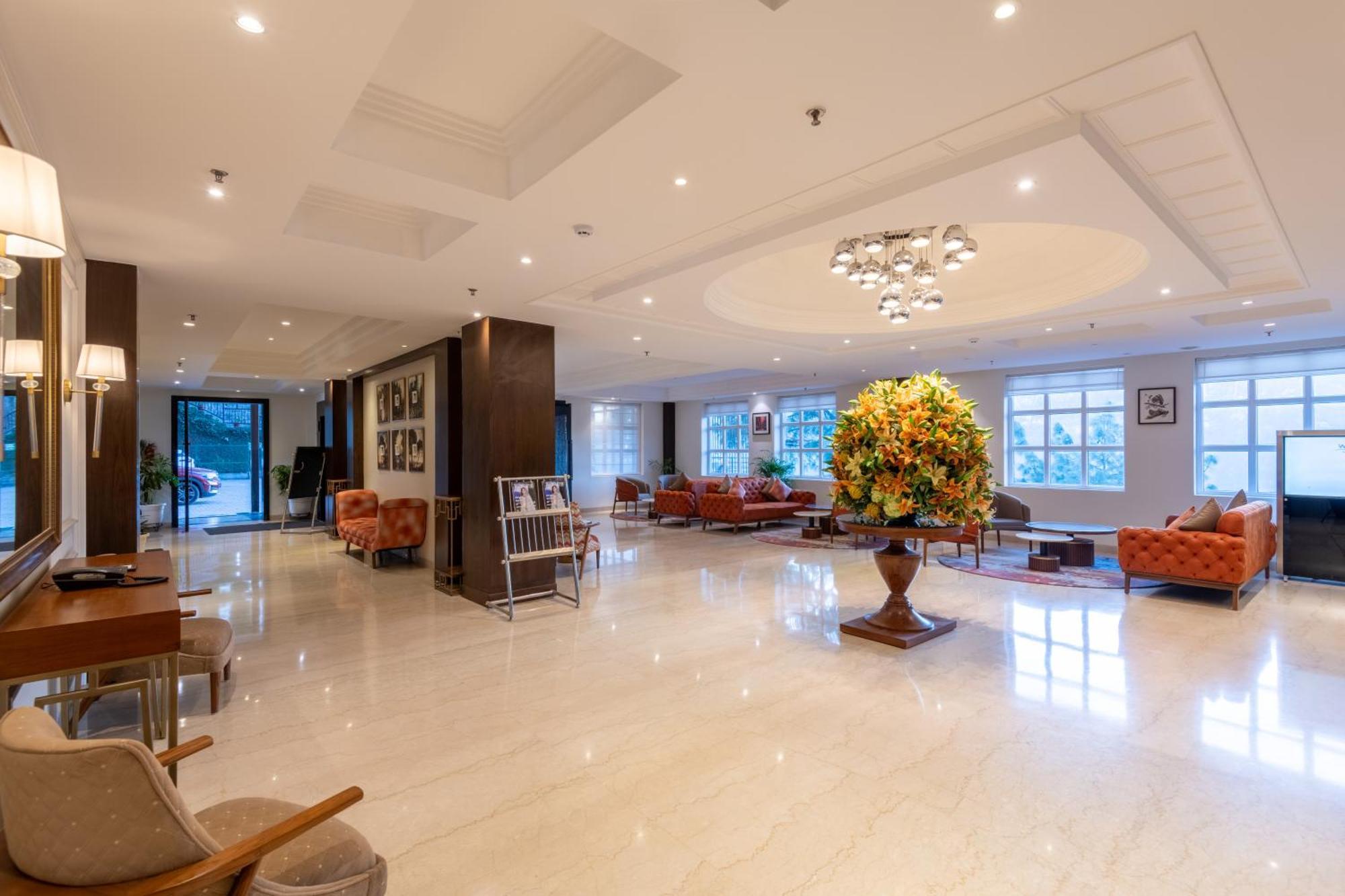 Hotel Ramada By Wyndham Kasauli Extérieur photo
