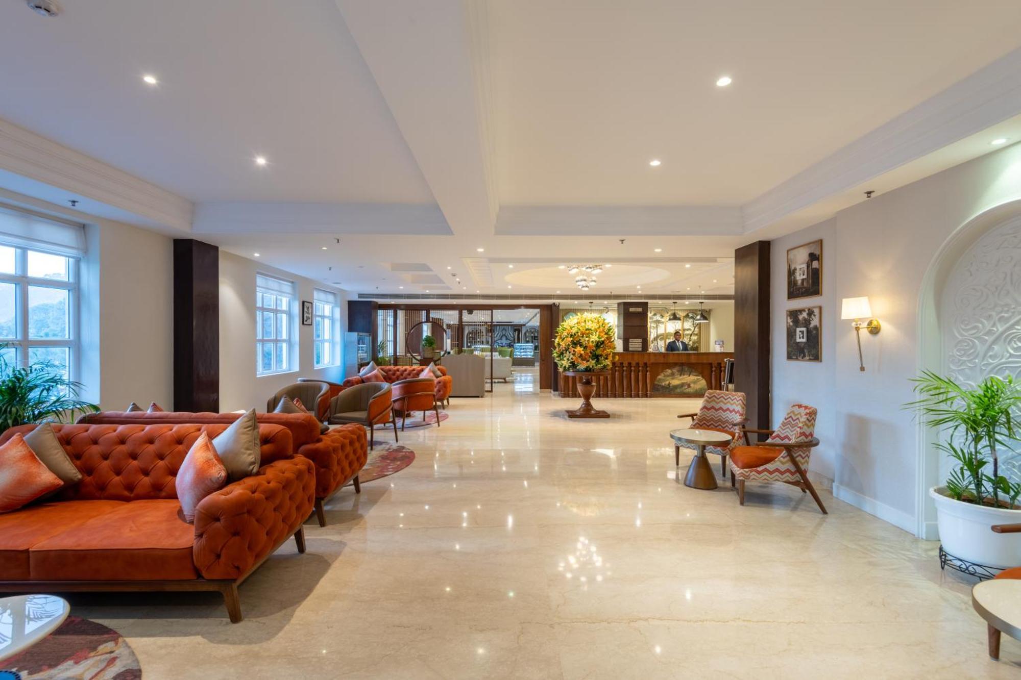 Hotel Ramada By Wyndham Kasauli Extérieur photo
