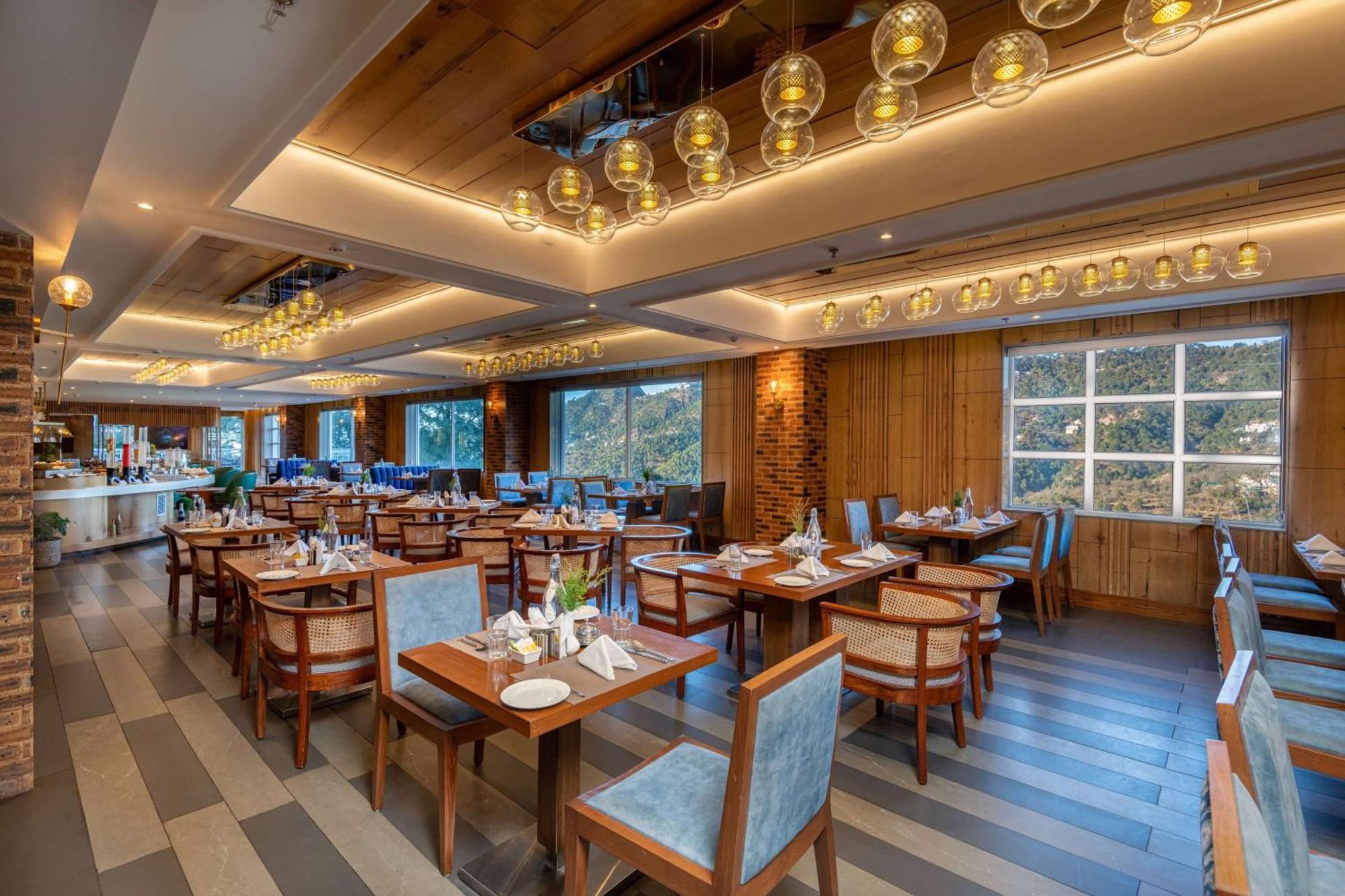 Hotel Ramada By Wyndham Kasauli Extérieur photo